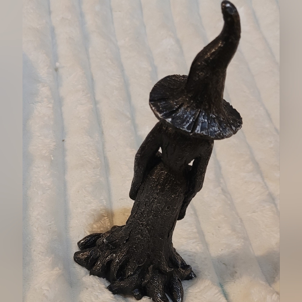 Enchanting Mystical Black Forest Tree Witch Figurine 7.5" - Picture 7 of 12